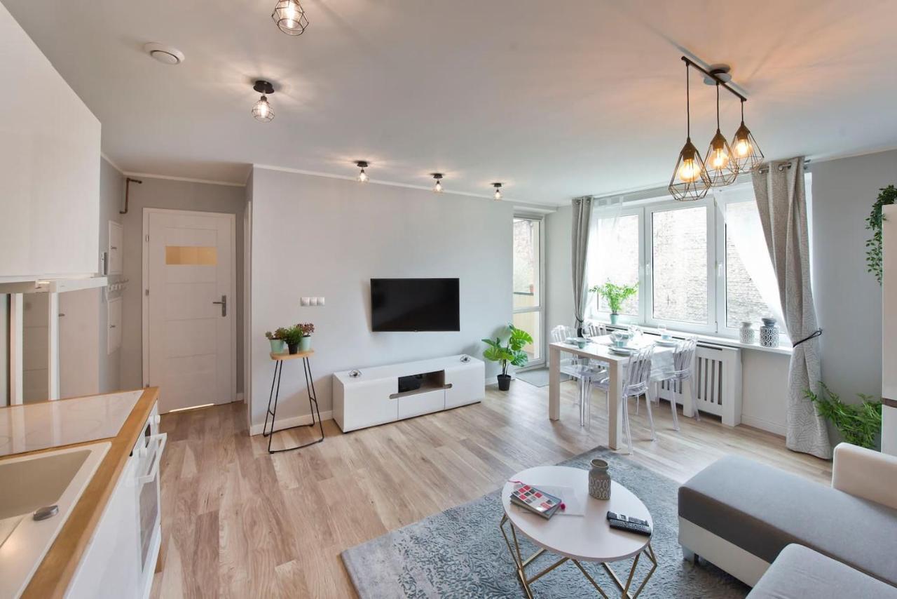 Stay Hip In Vibrant Centrally Located Apartment In Old Town Gdańsk Extérieur photo