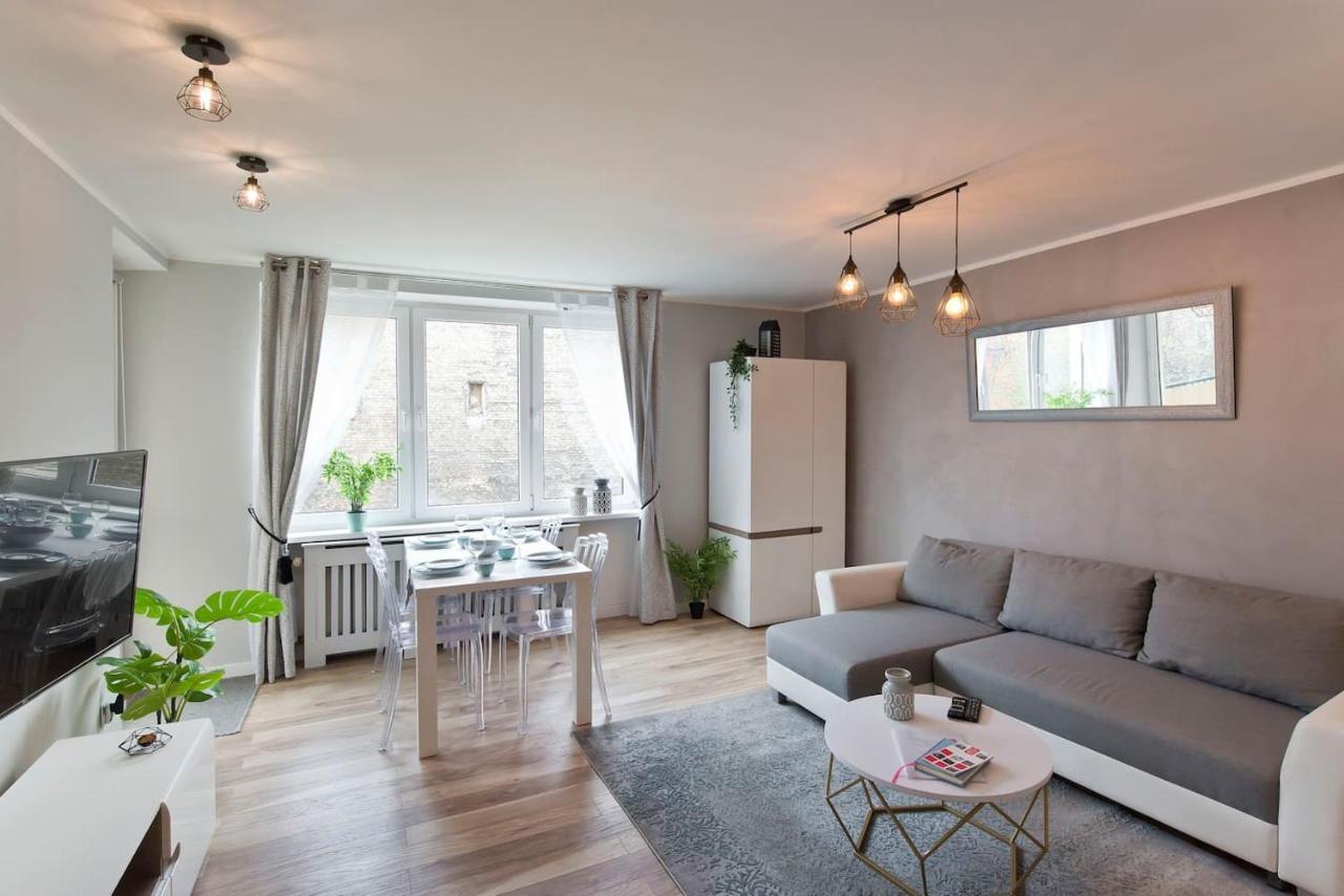 Stay Hip In Vibrant Centrally Located Apartment In Old Town Gdańsk Extérieur photo